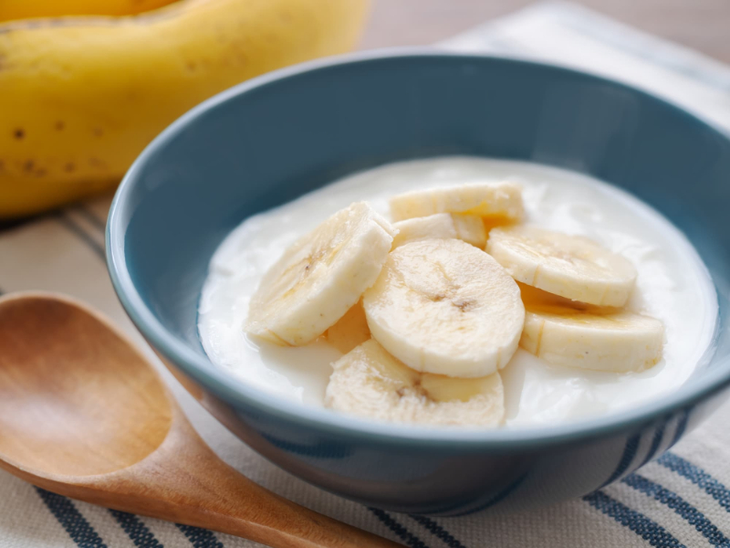 バナナがのったヨーグルト